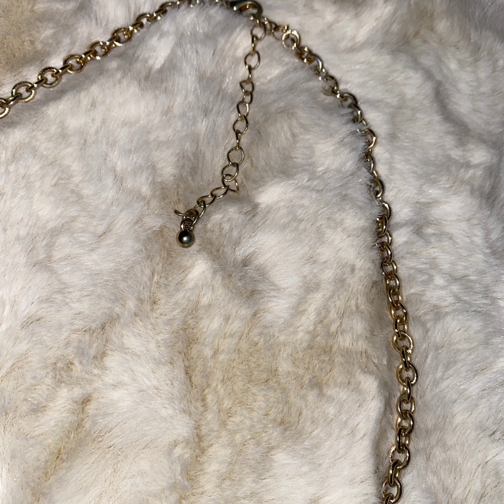 Chunky fuchsia/gold necklace - Picture 2 of 6